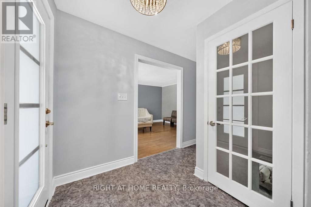 662 Montego Crescent, Burlington, Ontario  L7N 2Z1 - Photo 6 - W13474064