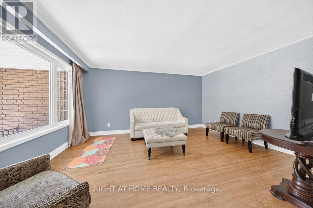 662 Montego Crescent, Burlington, Ontario  L7N 2Z1 - Photo 8 - W13474064