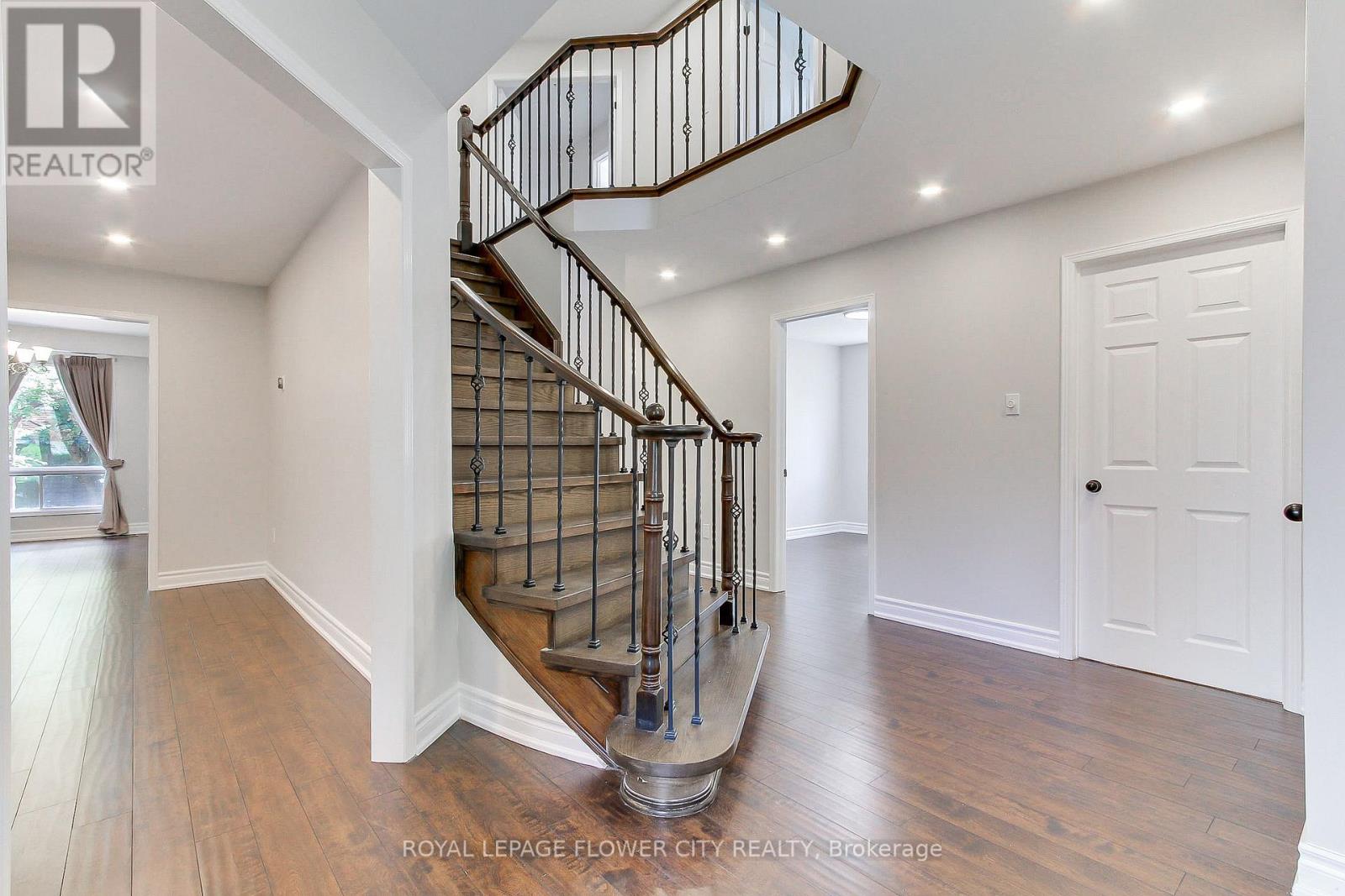 2620 Credit Valley Road, Mississauga, Ontario  L5M 4J7 - Photo 3 - W13474074