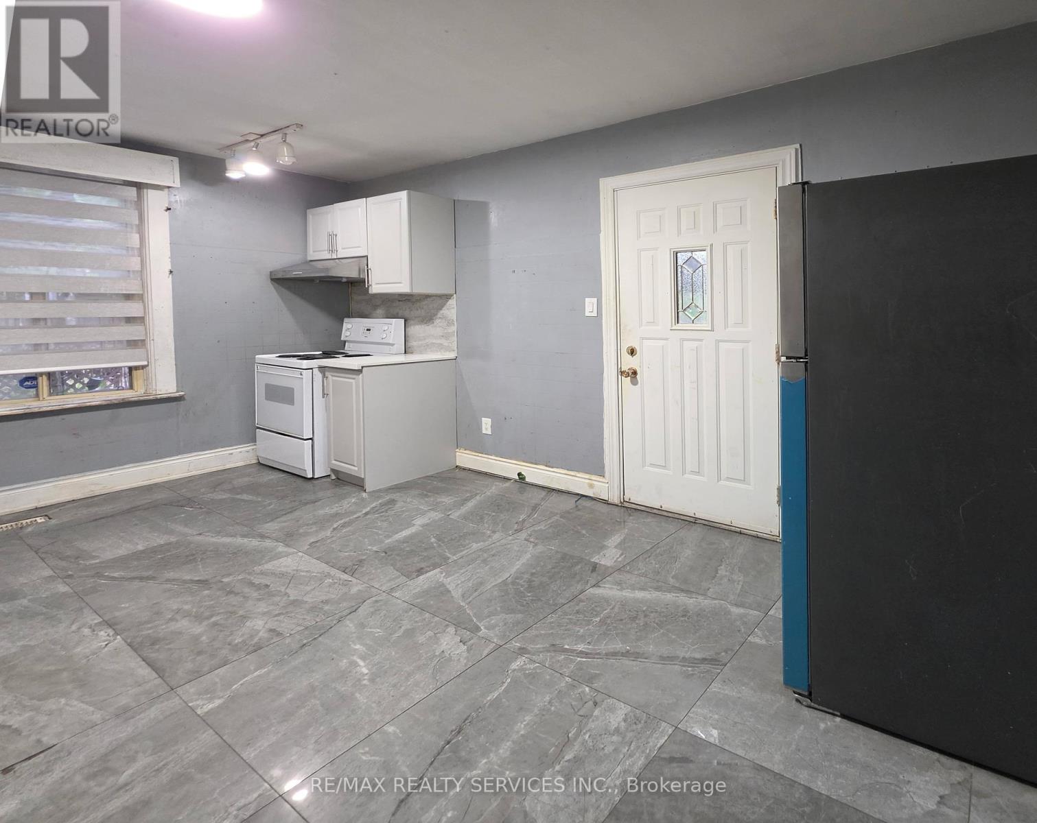 93 Church Street E, Brampton, Ontario  L6V 1G5 - Photo 6 - W13474116