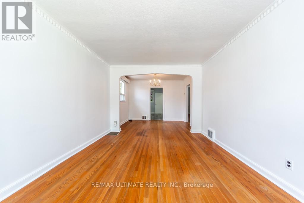 61 Yorkview Drive, Toronto, Ontario  M2R 1J7 - Photo 11 - W13474152