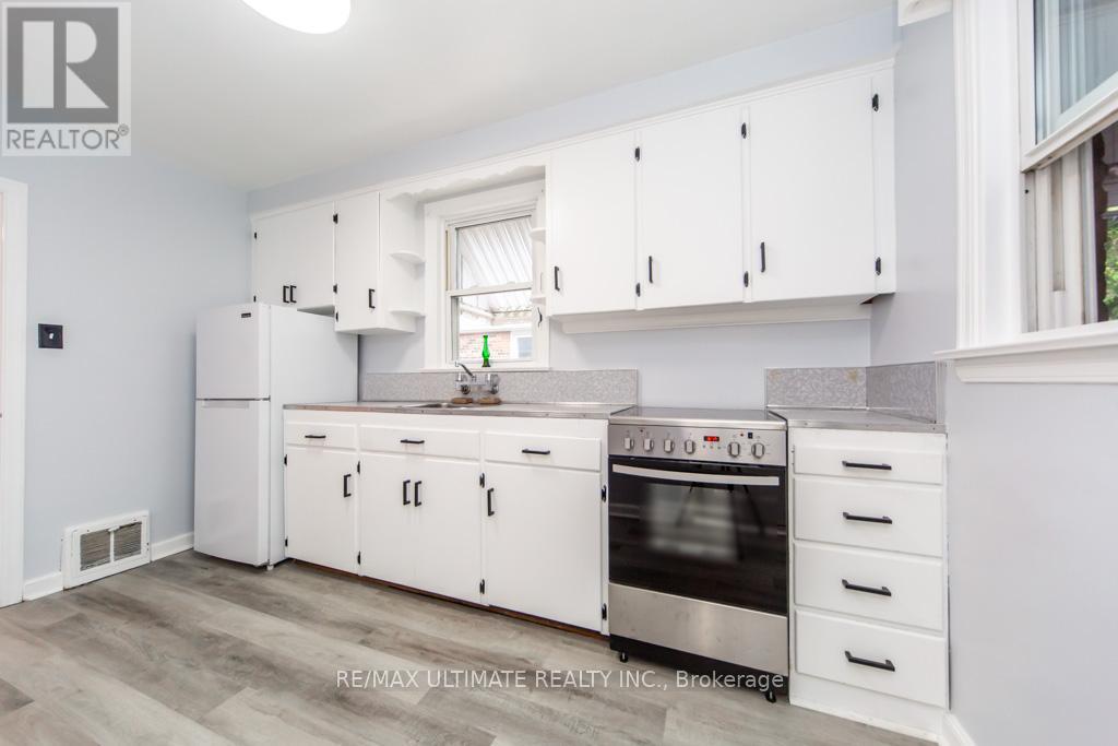 61 Yorkview Drive, Toronto, Ontario  M2R 1J7 - Photo 18 - W13474152
