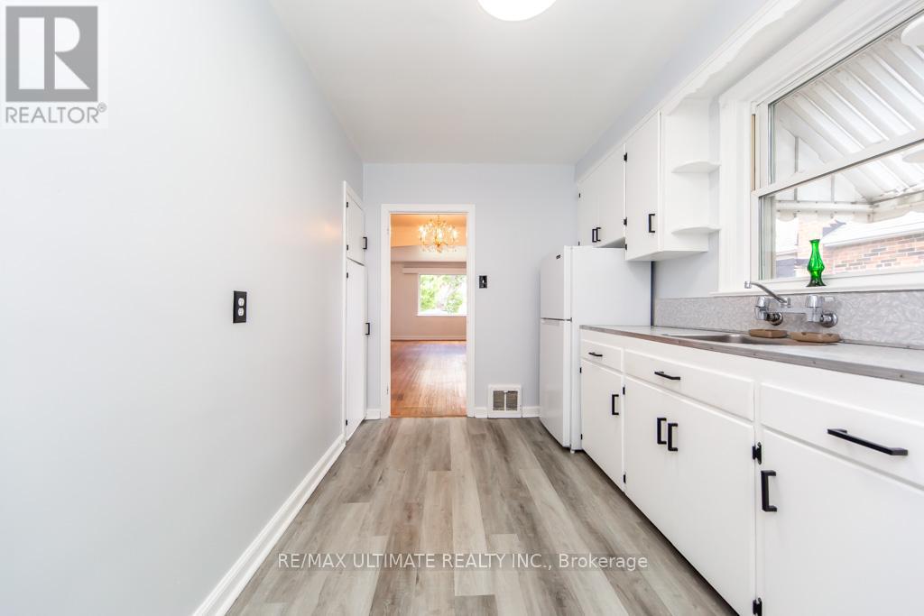 61 Yorkview Drive, Toronto, Ontario  M2R 1J7 - Photo 19 - W13474152