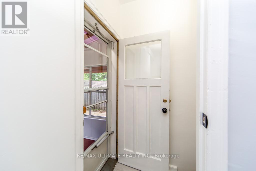 61 Yorkview Drive, Toronto, Ontario  M2R 1J7 - Photo 20 - W13474152