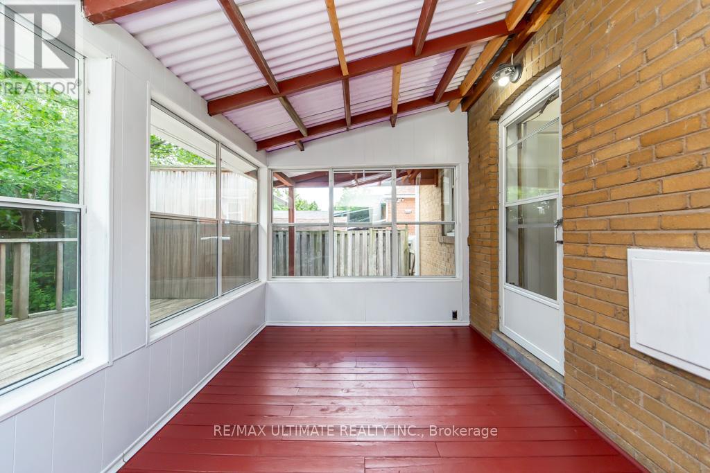 61 Yorkview Drive, Toronto, Ontario  M2R 1J7 - Photo 24 - W13474152