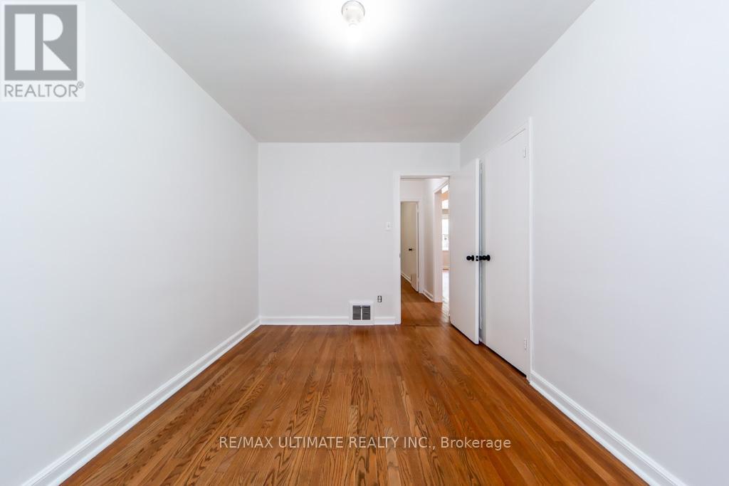 61 Yorkview Drive, Toronto, Ontario  M2R 1J7 - Photo 30 - W13474152