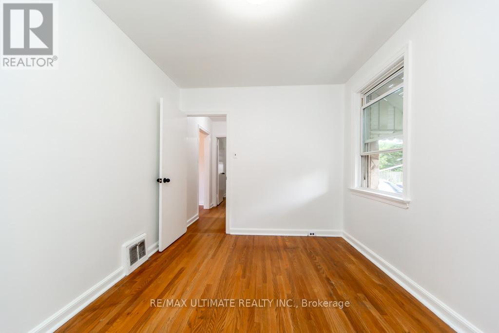 61 Yorkview Drive, Toronto, Ontario  M2R 1J7 - Photo 34 - W13474152
