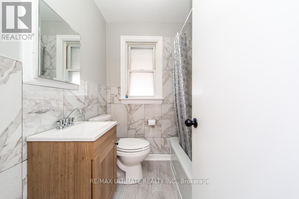 61 Yorkview Drive, Toronto, Ontario  M2R 1J7 - Photo 35 - W13474152
