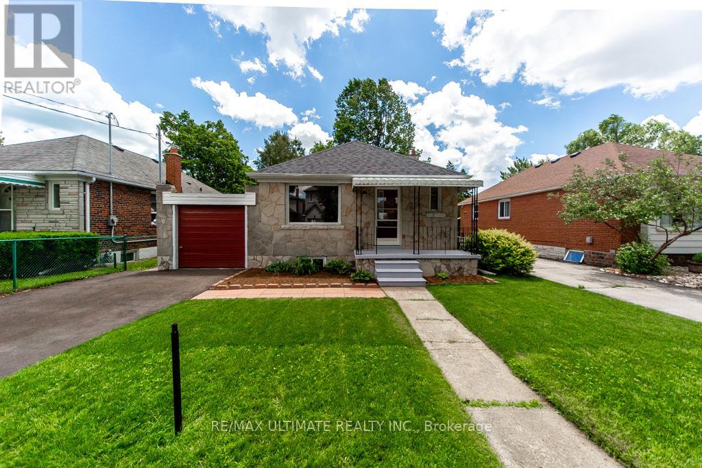 61 Yorkview Drive, Toronto, Ontario  M2R 1J7 - Photo 4 - W13474152