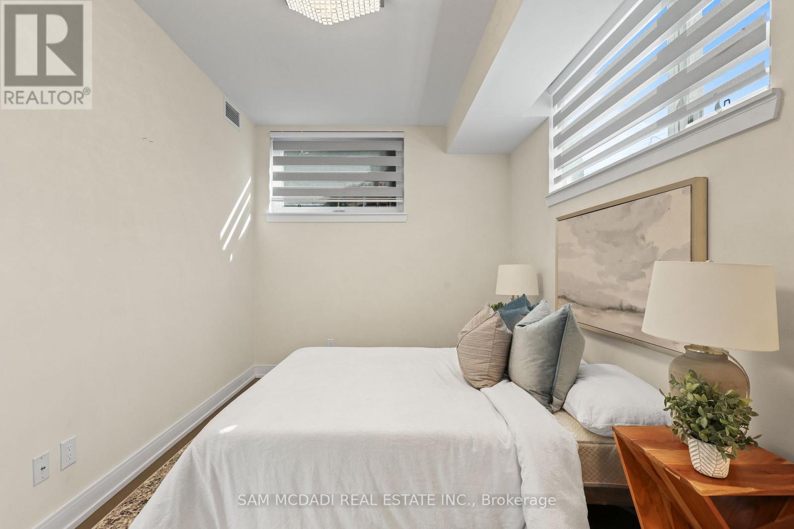 1 - 670 Atwater Avenue, Mississauga, Ontario  L5G 0B6 - Photo 15 - W13474160
