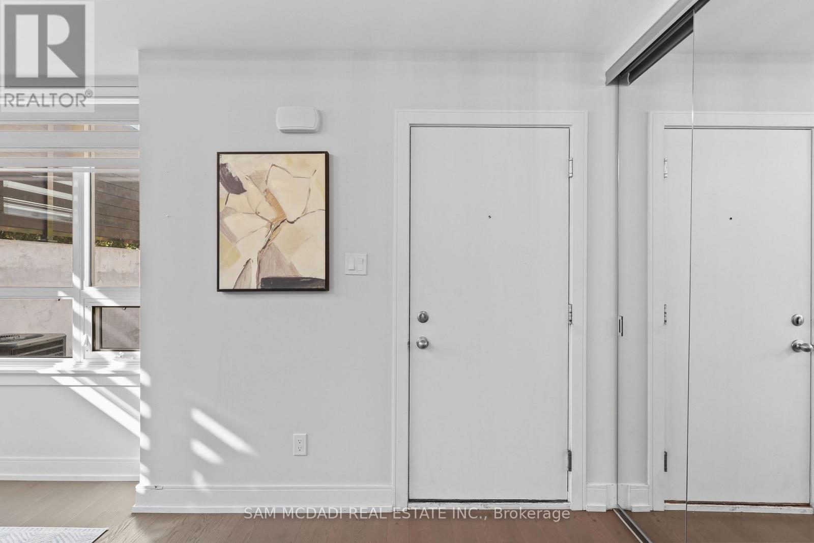 1 - 670 Atwater Avenue, Mississauga, Ontario  L5G 0B6 - Photo 4 - W13474160