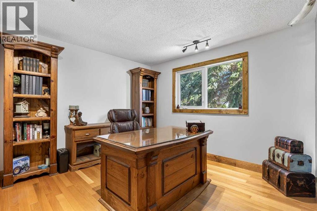 216 Castleridge Drive Ne, Calgary, Alberta  T3J 1X3 - Photo 21 - A2313610