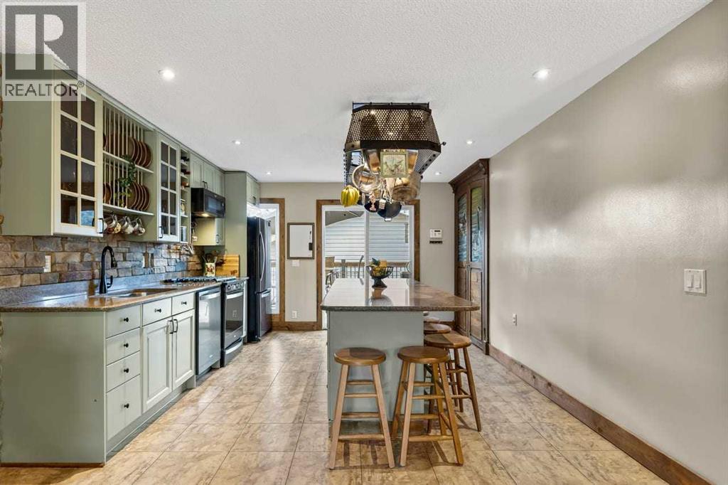 216 Castleridge Drive Ne, Calgary, Alberta  T3J 1X3 - Photo 11 - A2313610