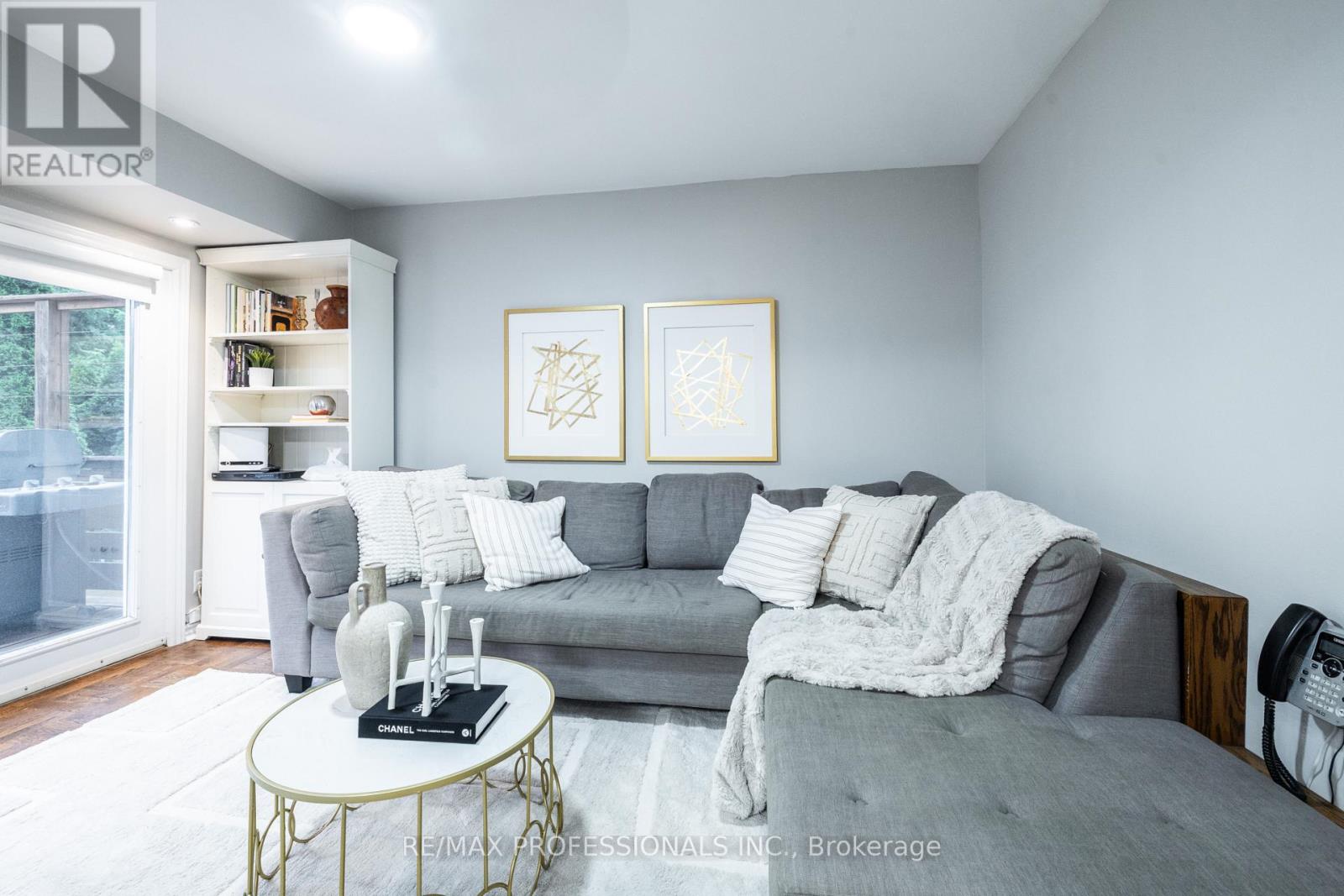 4625 Dundas Street W, Toronto, Ontario  M9A 1A4 - Photo 14 - W13468562