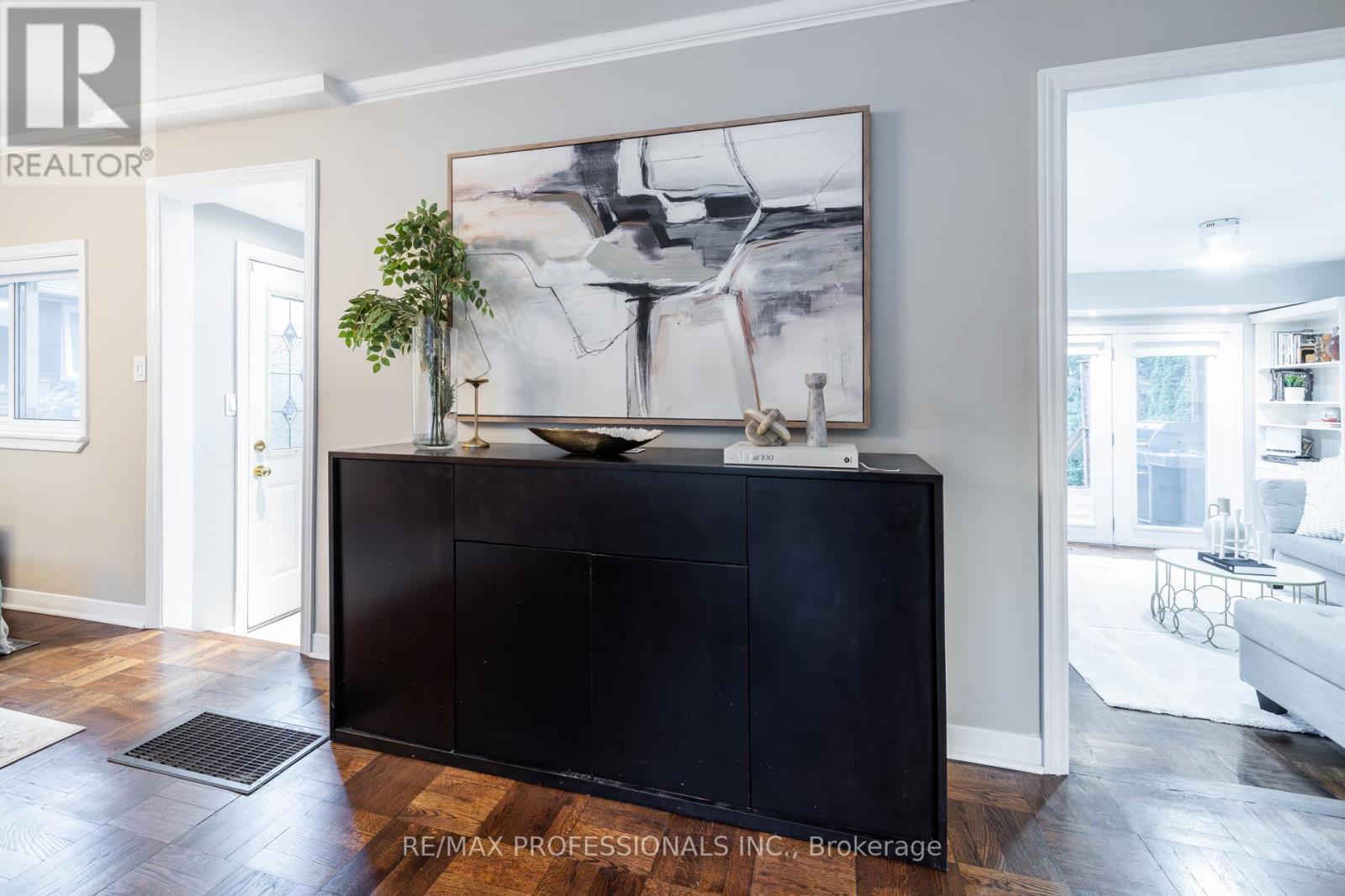 4625 Dundas Street W, Toronto, Ontario  M9A 1A4 - Photo 11 - W13468562
