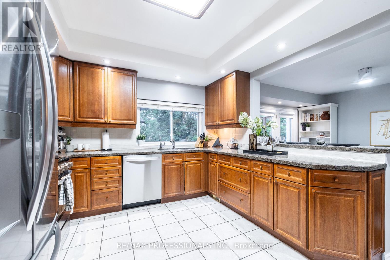 4625 Dundas Street W, Toronto, Ontario  M9A 1A4 - Photo 13 - W13468562