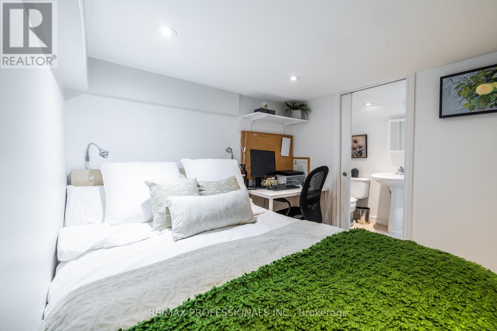 4625 Dundas Street W, Toronto, Ontario  M9A 1A4 - Photo 30 - W13468562