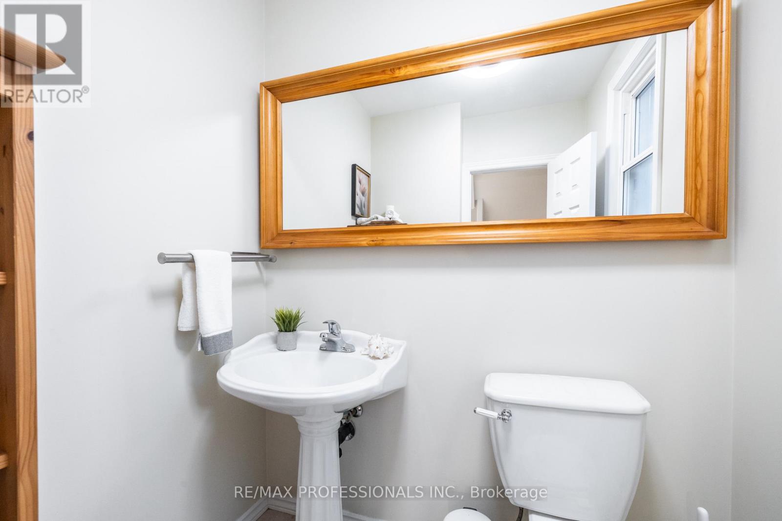 4625 Dundas Street W, Toronto, Ontario  M9A 1A4 - Photo 15 - W13468562