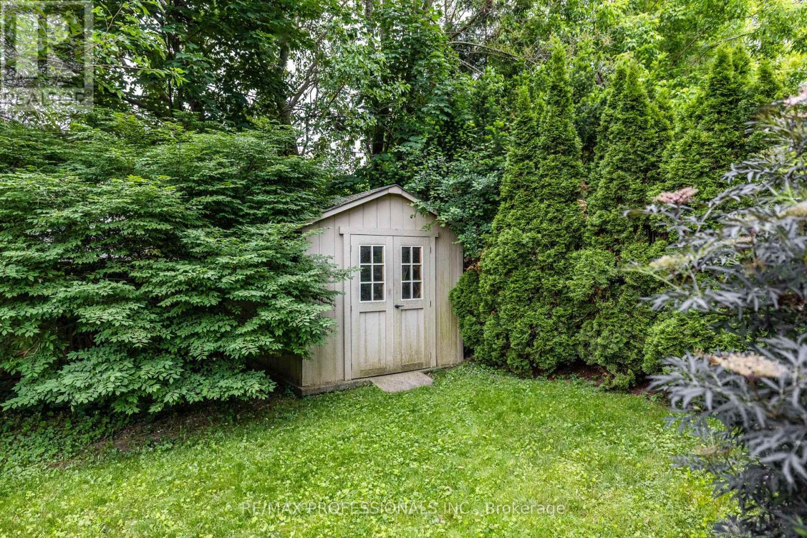 4625 Dundas Street W, Toronto, Ontario  M9A 1A4 - Photo 38 - W13468562