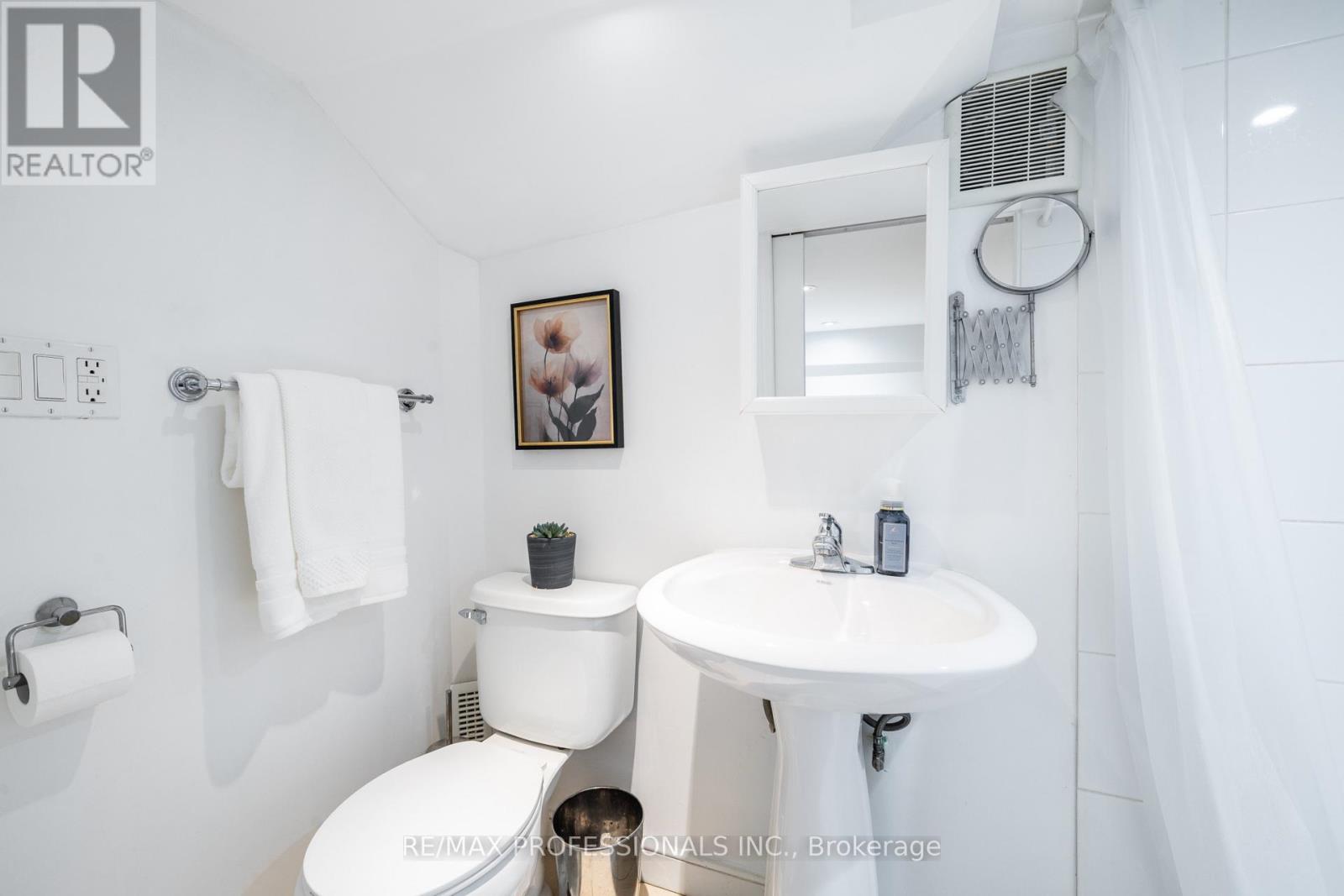 4625 Dundas Street W, Toronto, Ontario  M9A 1A4 - Photo 31 - W13468562
