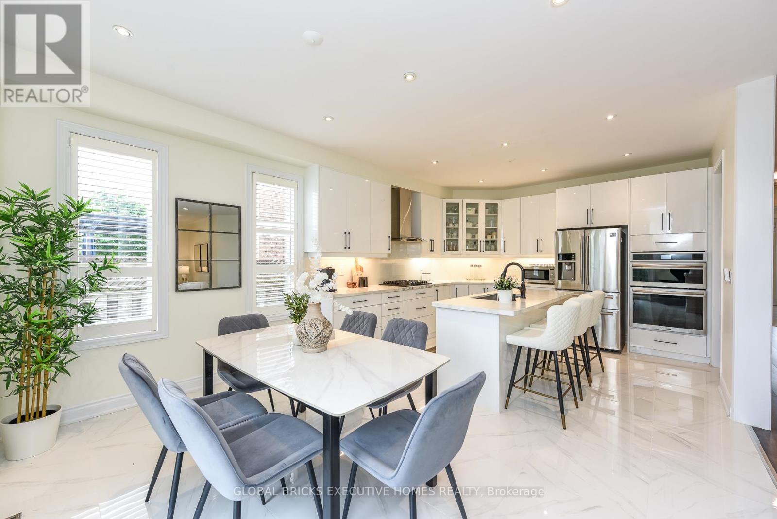 3435 Artesina Drive, Mississauga, Ontario  L5M 7K3 - Photo 16 - W13472364