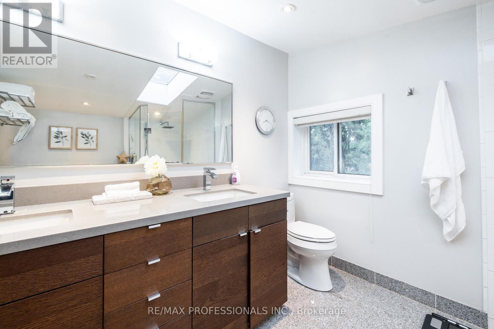 4625 Dundas Street W, Toronto, Ontario  M9A 1A4 - Photo 23 - W13468562