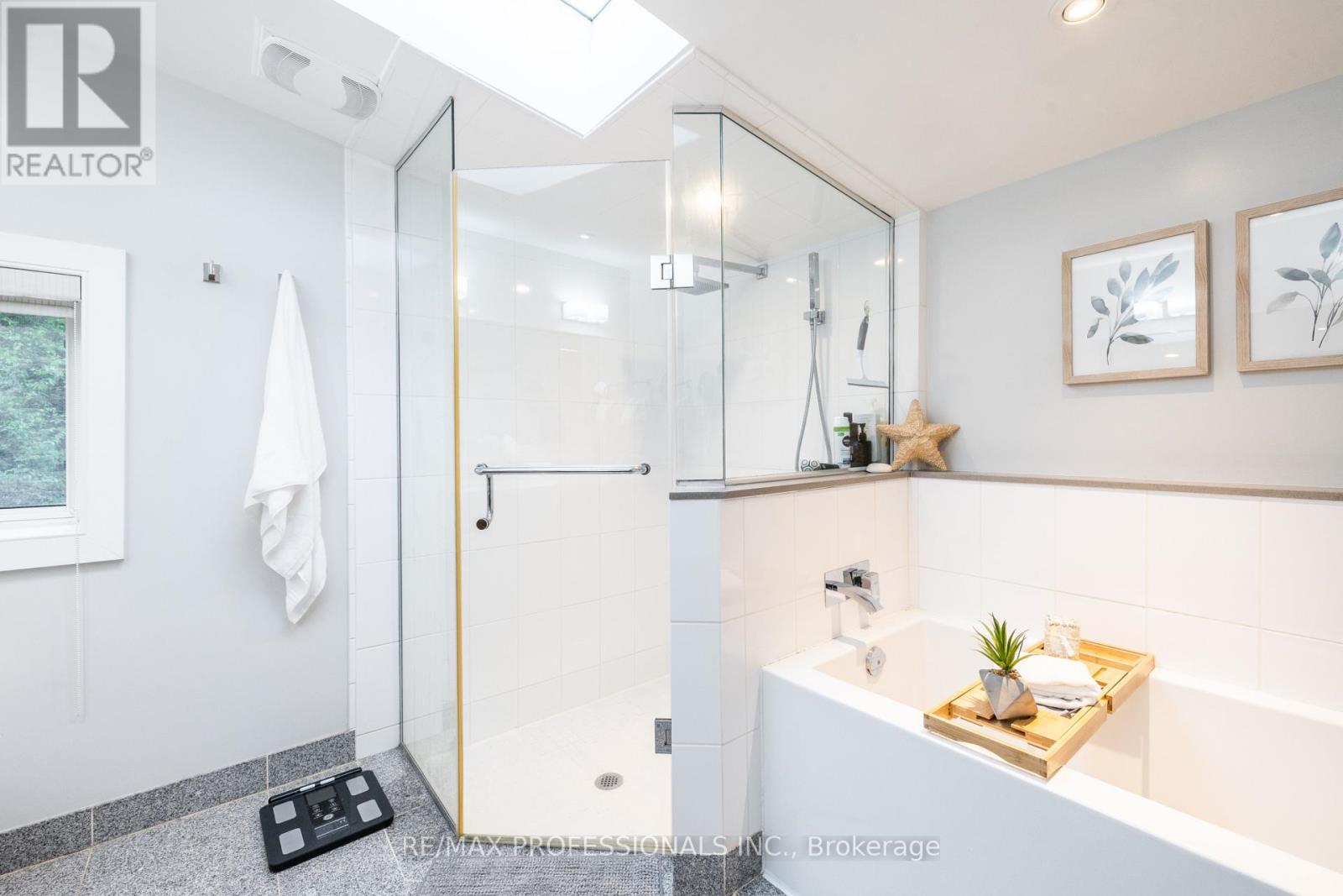 4625 Dundas Street W, Toronto, Ontario  M9A 1A4 - Photo 26 - W13468562