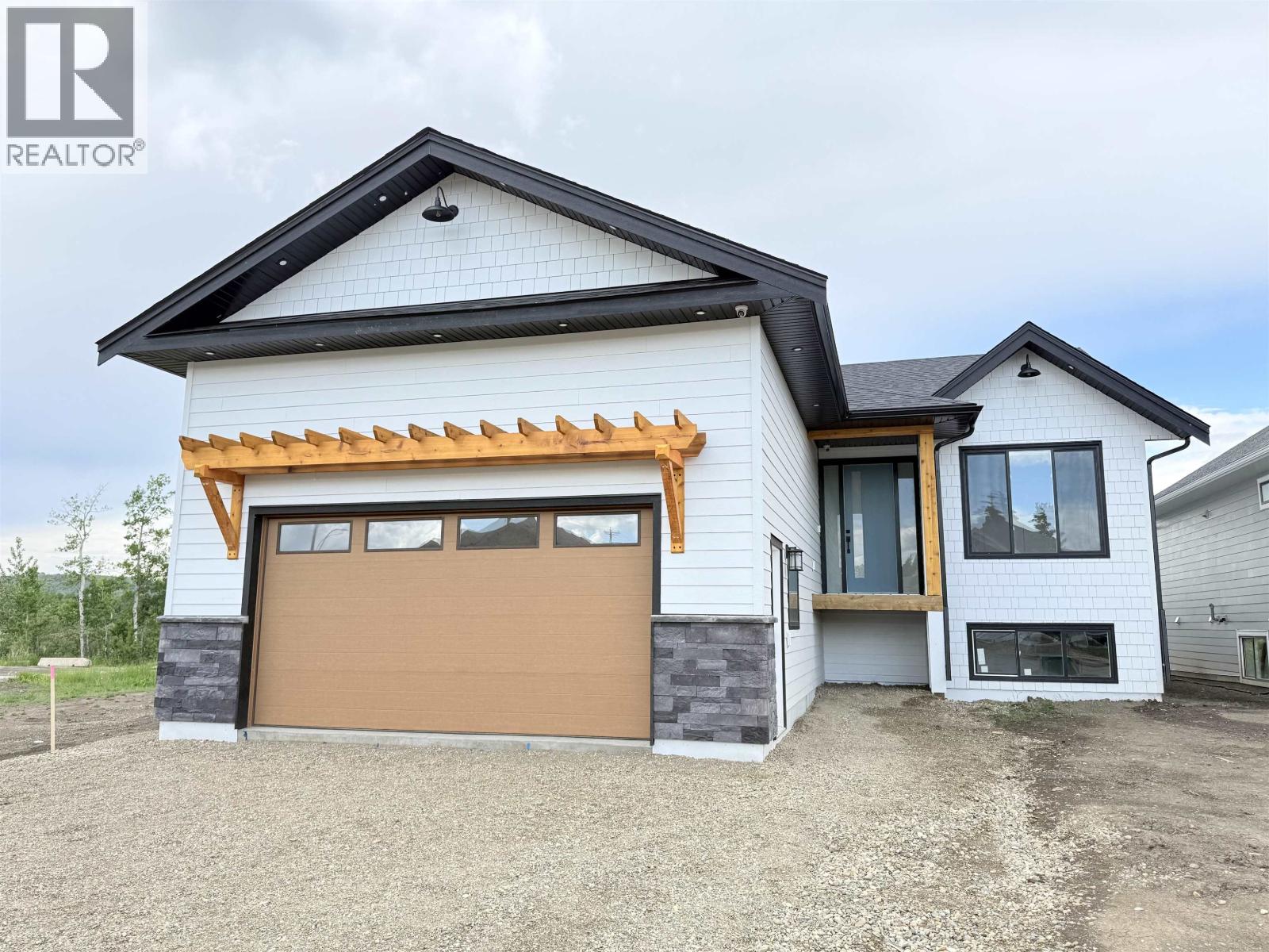 10712 114a Avenue, Fort St. John, British Columbia  V1J 0S1 - Photo 1 - R3138236