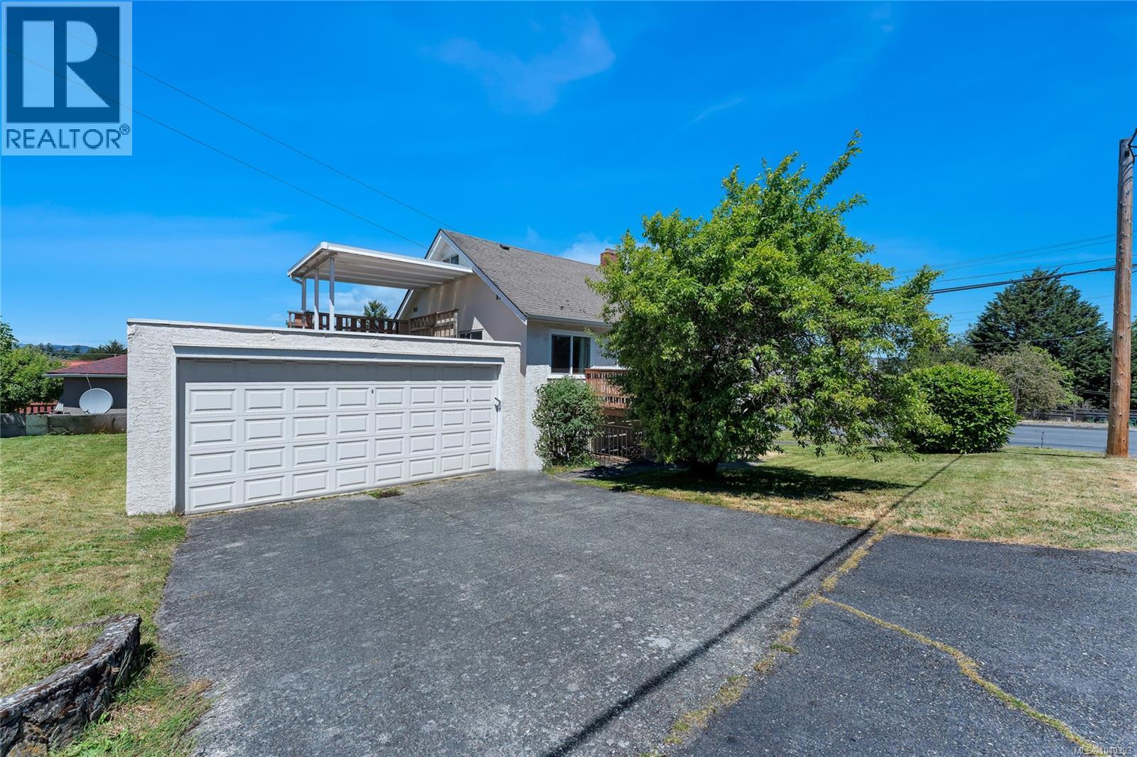 201 Burnside Rd, Saanich, British Columbia  V9A 1C4 - Photo 4 - 1040393