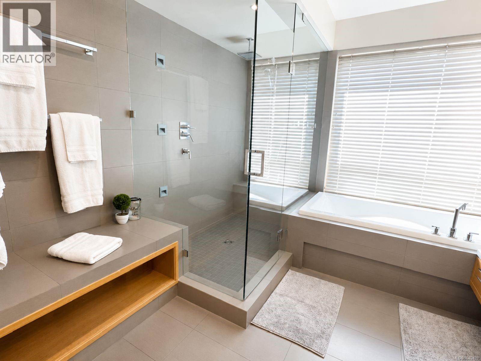 101 851 Verdier Ave, Central Saanich, British Columbia  V8M 1C5 - Photo 15 - 1040499