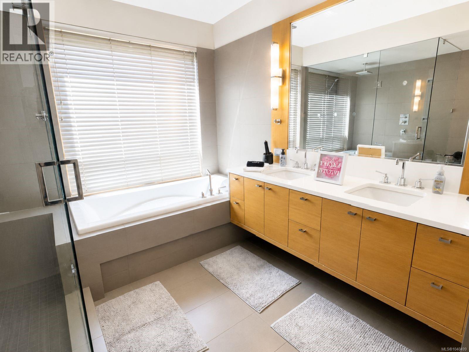 101 851 Verdier Ave, Central Saanich, British Columbia  V8M 1C5 - Photo 16 - 1040499