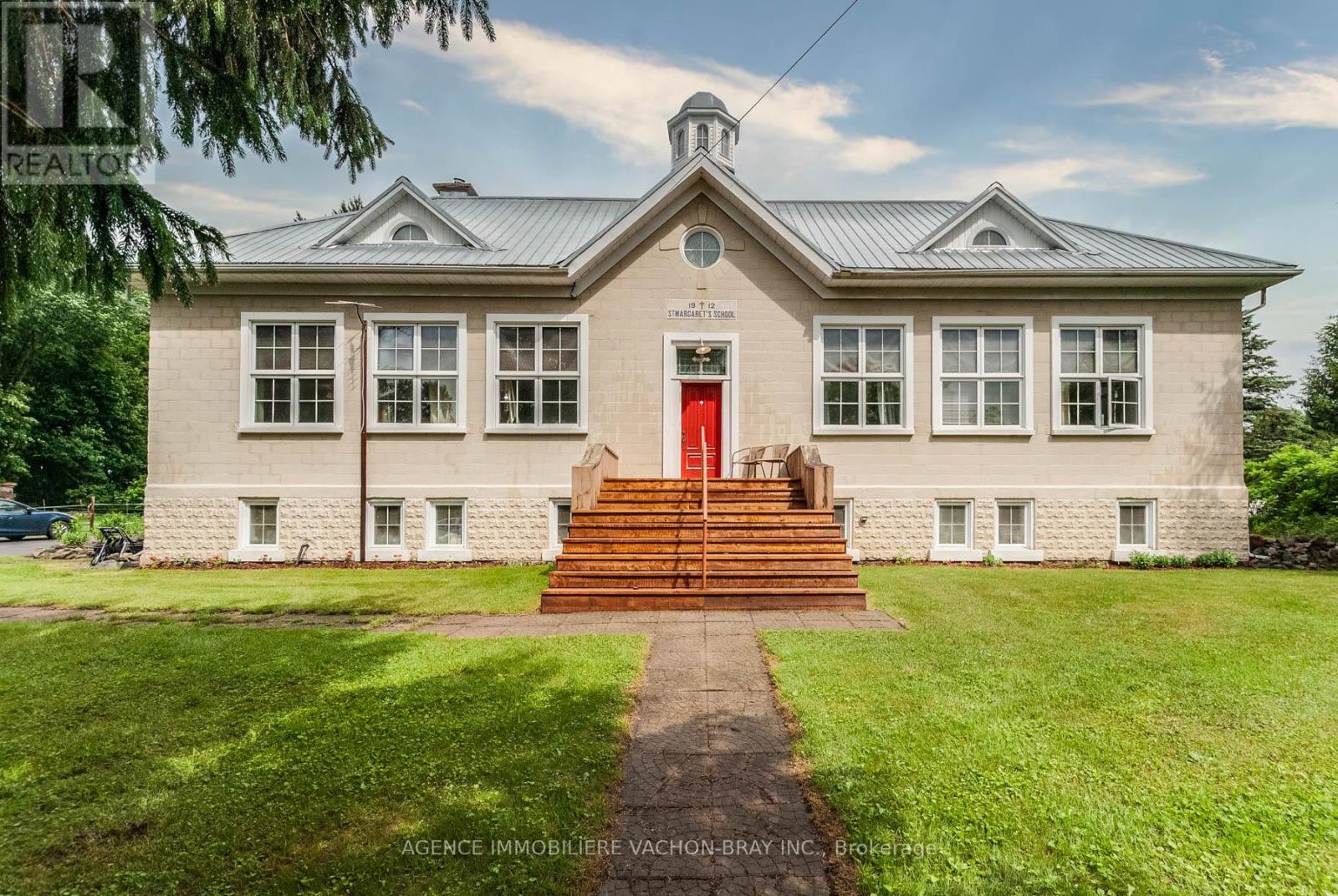 21481 BUTTERNUT LANE, South Glengarry, Ontario