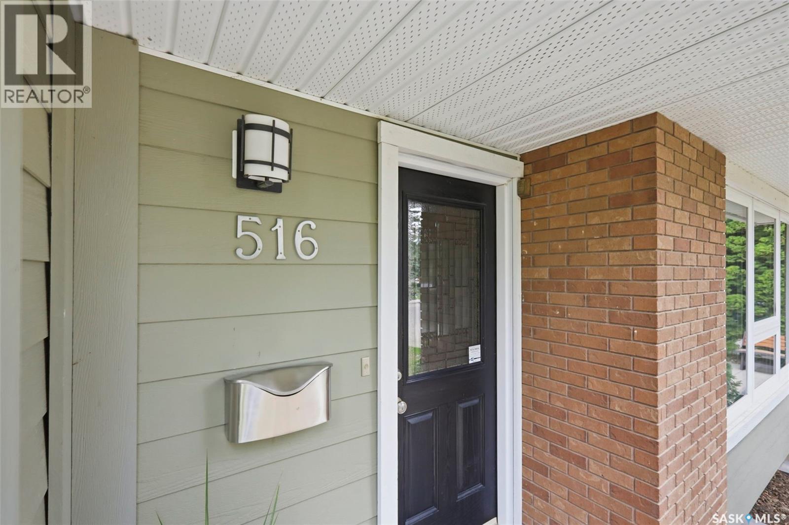 516 Lake Crescent, Saskatoon, Saskatchewan  S7H 3A4 - Photo 3 - SK040269