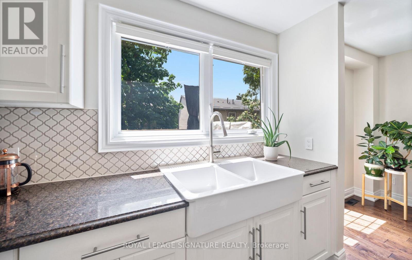 43 Hellensfield Crescent, Toronto, Ontario  M9C 5E5 - Photo 12 - W13473474