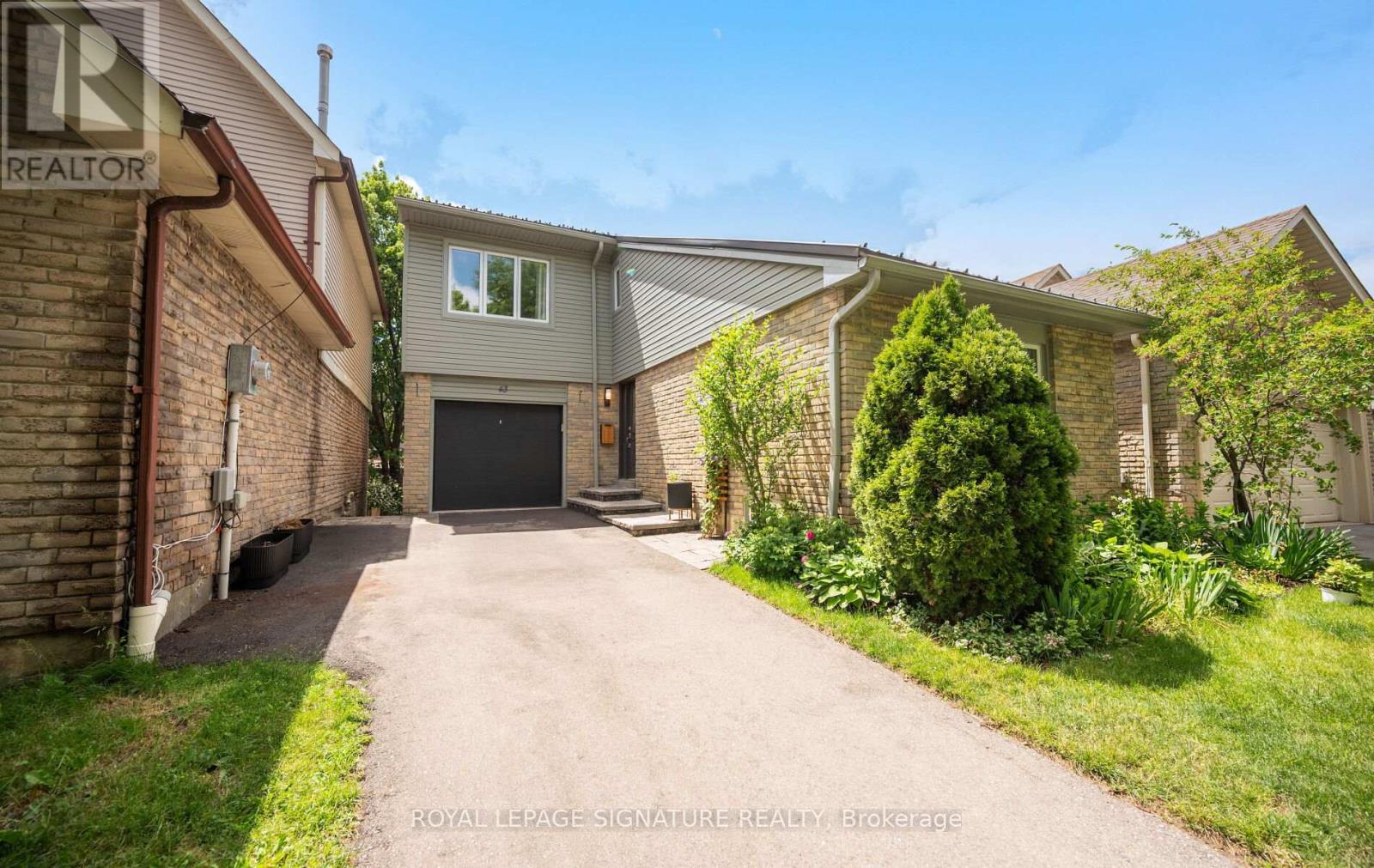 43 Hellensfield Crescent, Toronto, Ontario  M9C 5E5 - Photo 2 - W13473474