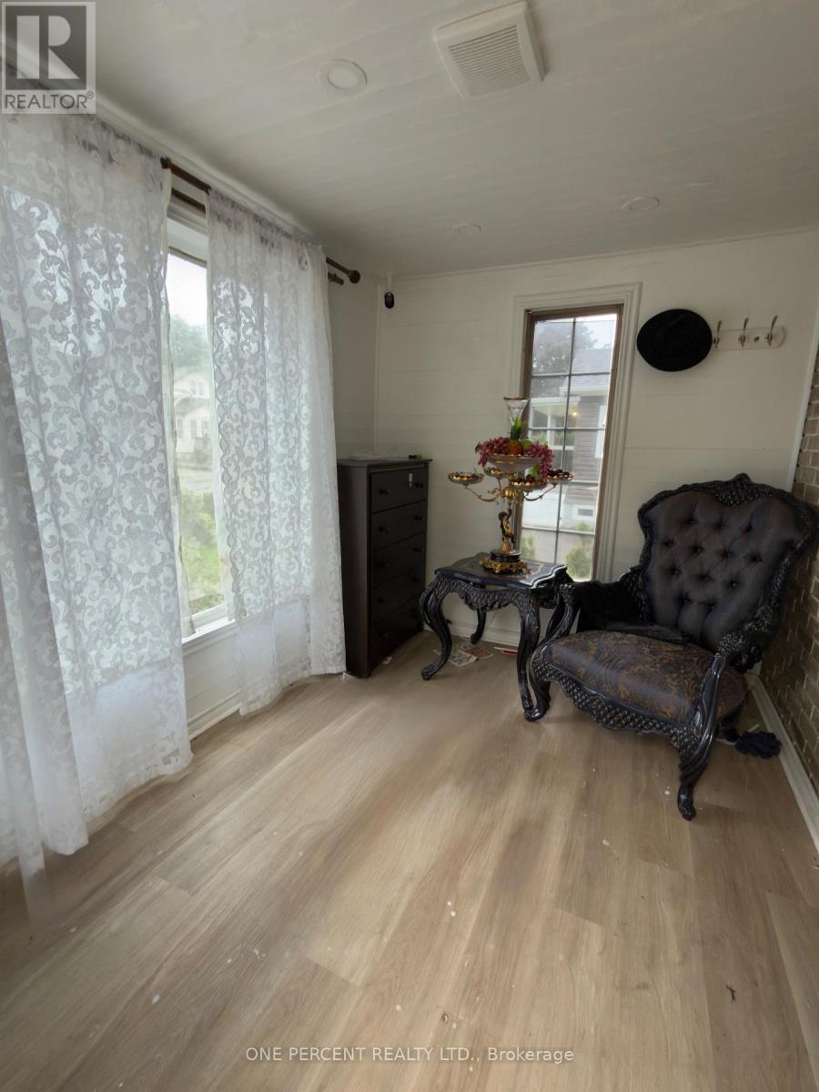5977 Saint Marys Avenue, Niagara Falls, Ontario  L2J 1B8 - Photo 8 - X13134612