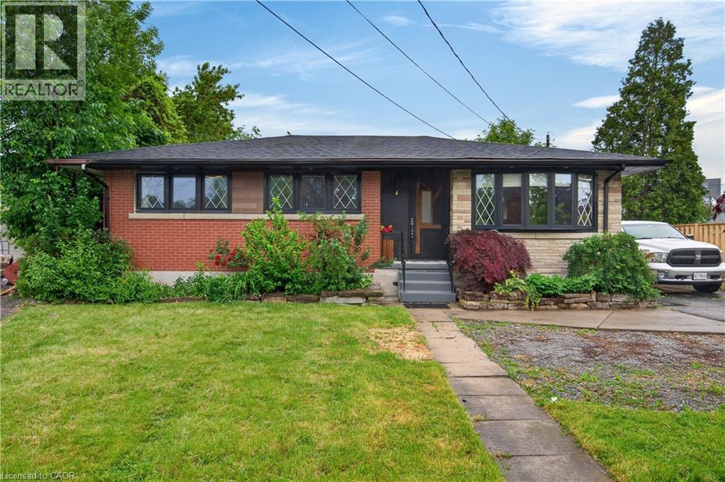 33 KENWOOD Crescent, Hamilton, Ontario