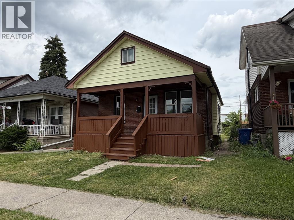 1030 Oak Street, Windsor, Ontario  N9A 5G4 - Photo 2 - 26014802