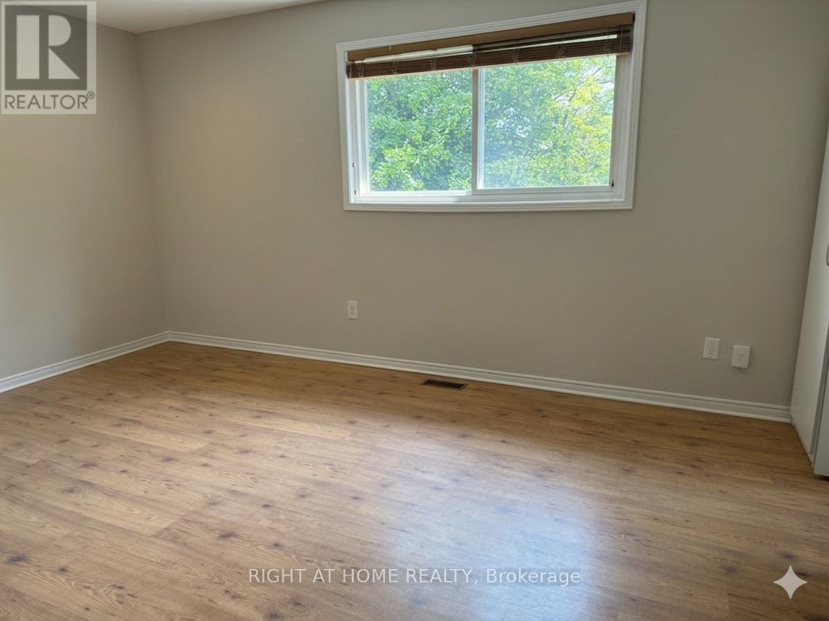 37 Versailles Court, Richmond Hill (Crosby), Ontario  L4C 8V6 - Photo 10 - N13474340