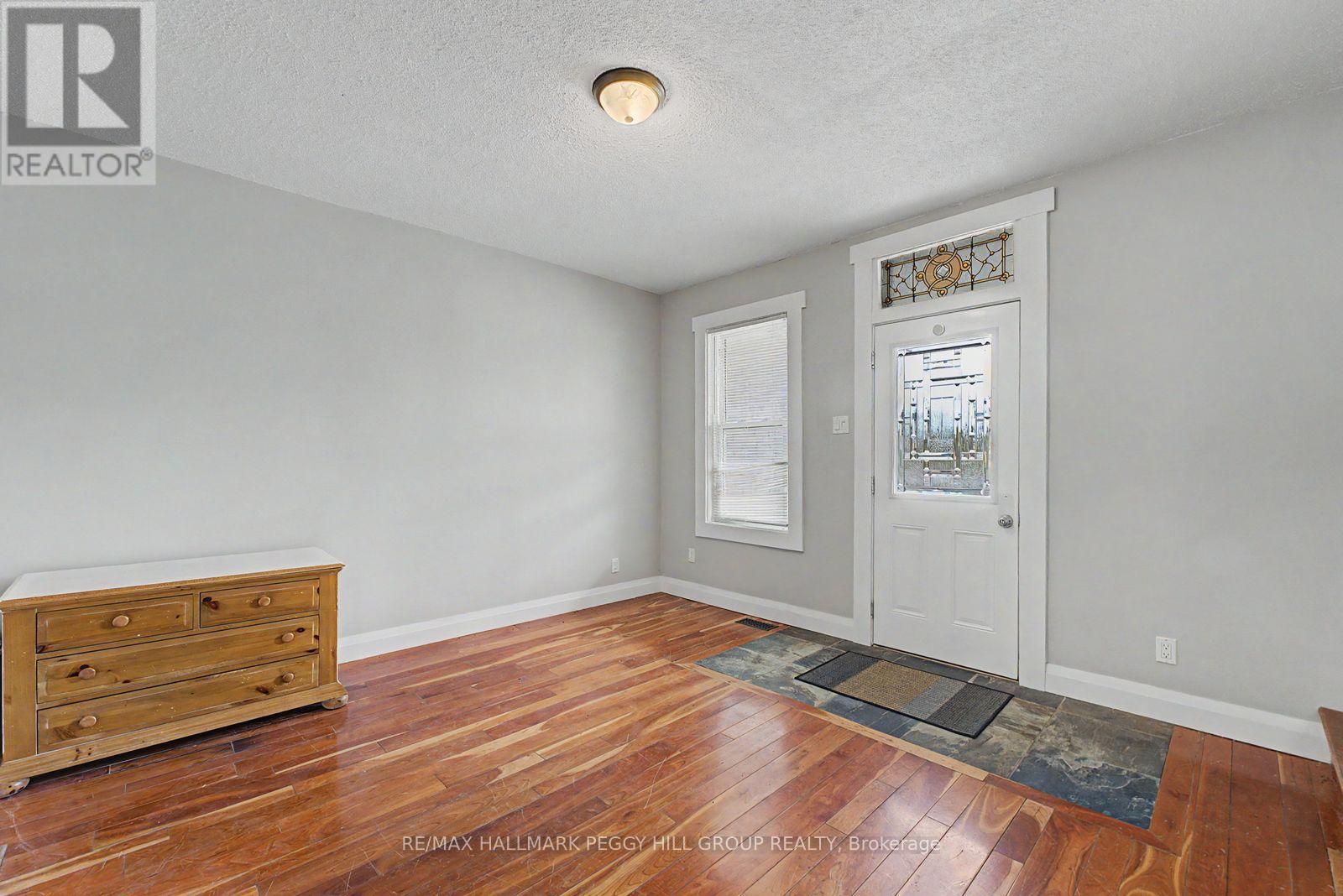 173 Dunlop Street W, Barrie (Queen's Park), Ontario  L4N 1B4 - Photo 16 - S13474354