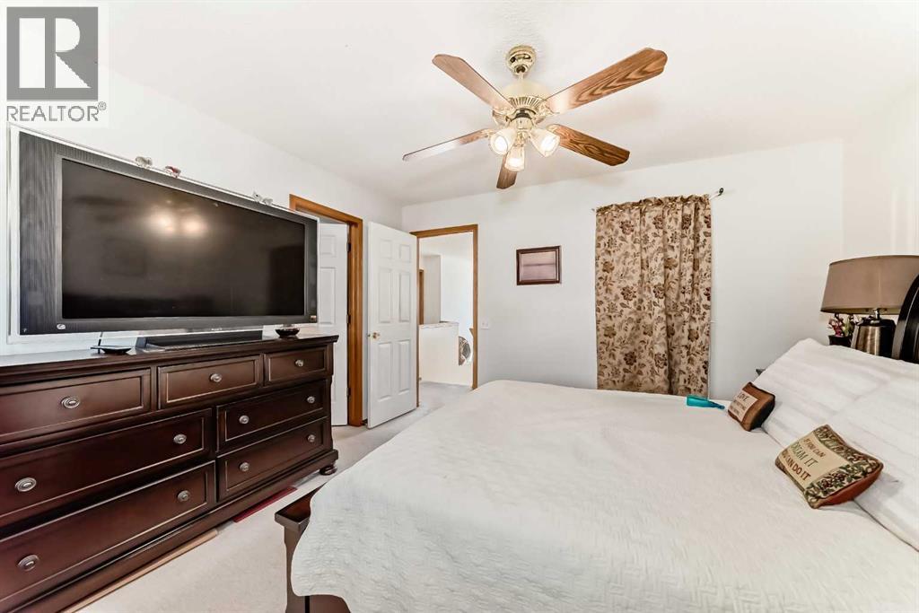 182 Somerglen Road SW, Calgary, Alberta  T2Y 3V4 - Photo 13 - A2319283