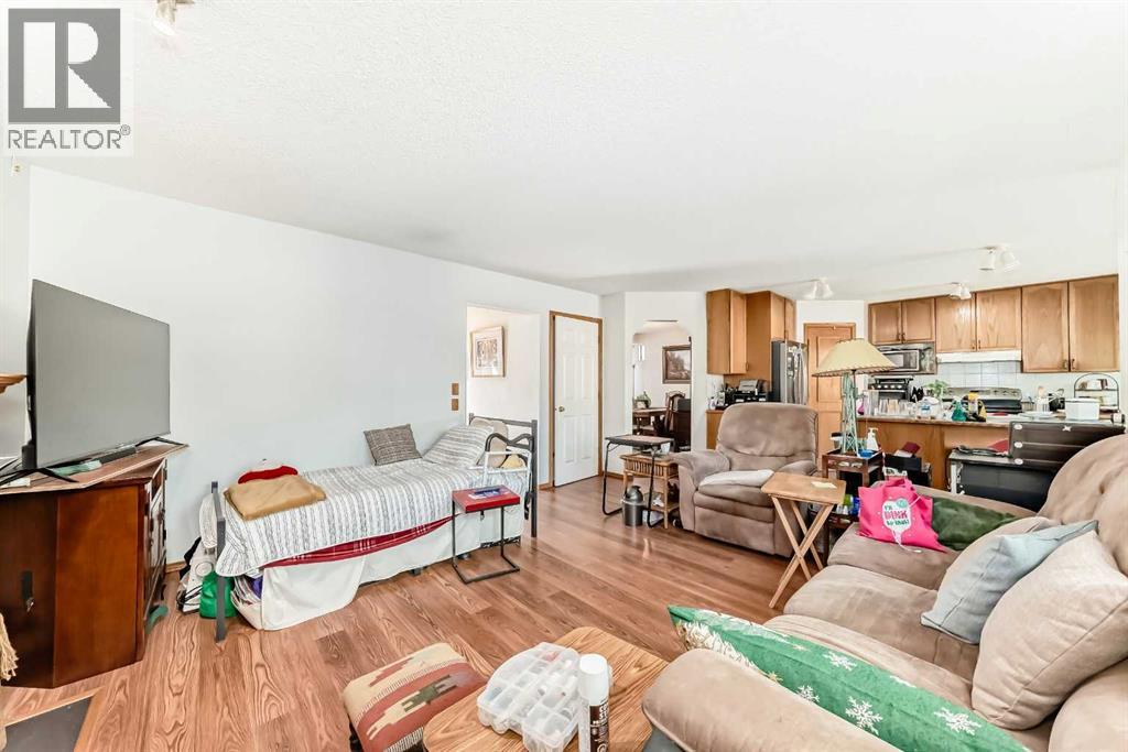 182 Somerglen Road SW, Calgary, Alberta  T2Y 3V4 - Photo 8 - A2319283