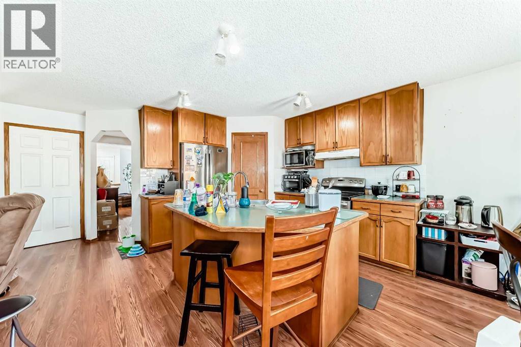 182 Somerglen Road SW, Calgary, Alberta  T2Y 3V4 - Photo 2 - A2319283