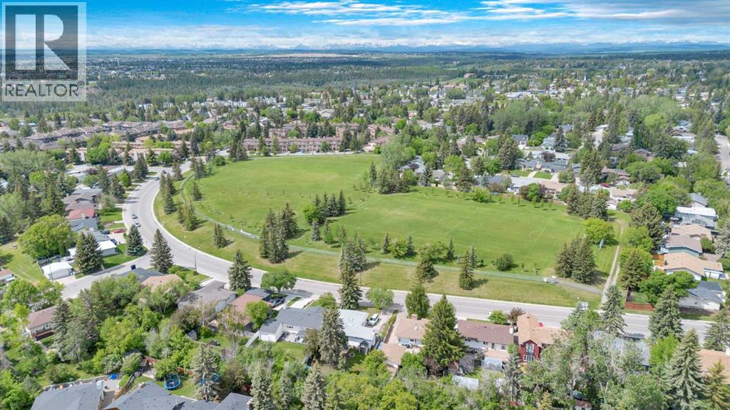 808 Canterbury Drive SW, Calgary, Alberta  T2W 2A1 - Photo 16 - A2320099