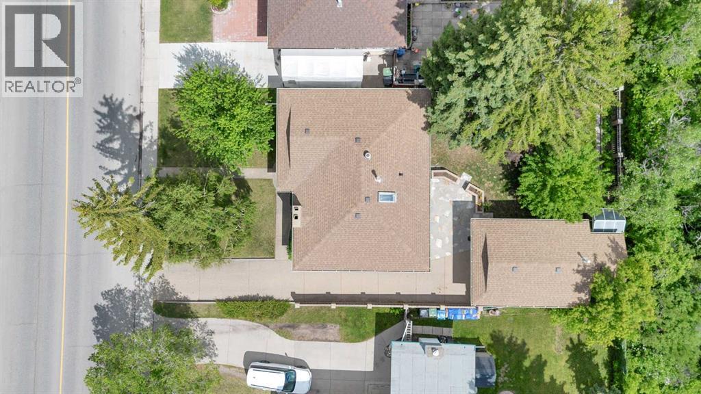 808 Canterbury Drive SW, Calgary, Alberta  T2W 2A1 - Photo 13 - A2320099
