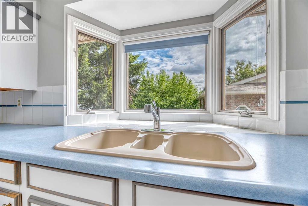 808 Canterbury Drive SW, Calgary, Alberta  T2W 2A1 - Photo 31 - A2320099
