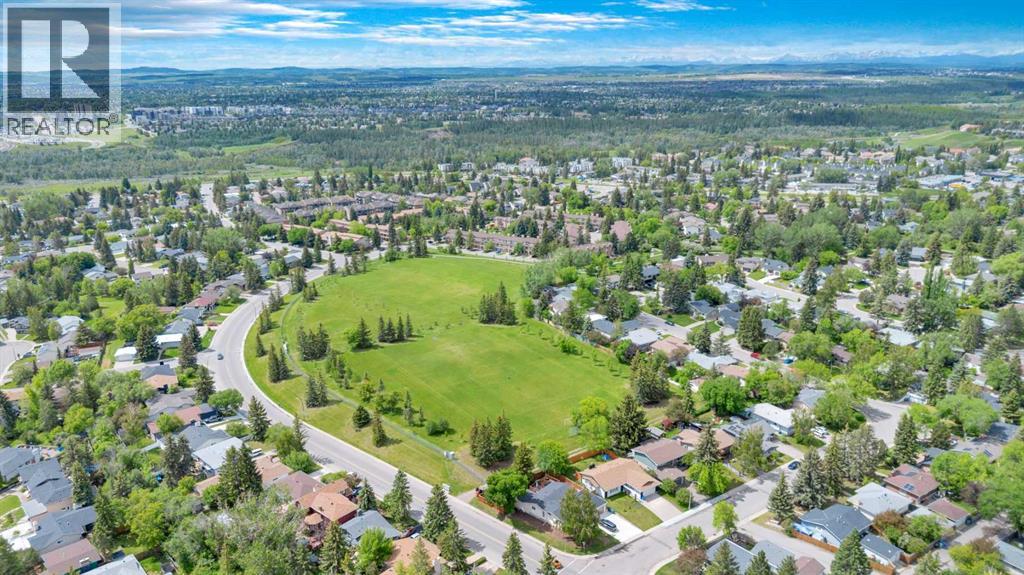 808 Canterbury Drive SW, Calgary, Alberta  T2W 2A1 - Photo 19 - A2320099