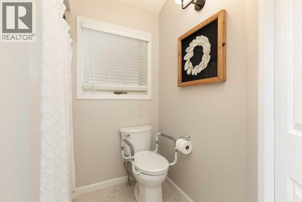205 Kings Bay S, Lethbridge, Alberta  T1K 5G1 - Photo 21 - A2321645