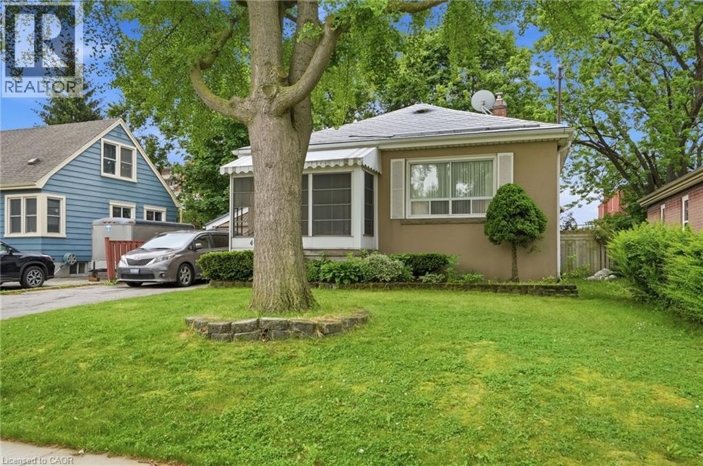 4 Duncombe Drive, Hamilton, Ontario  L9A 2E8 - Photo 2 - 40835484