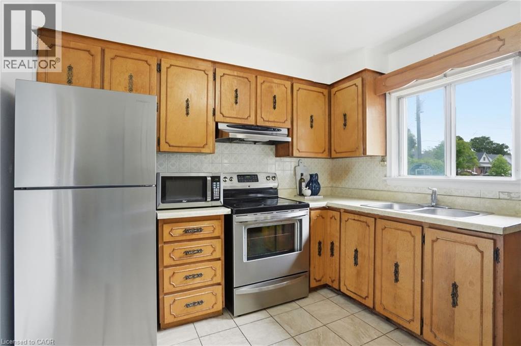 4 Duncombe Drive, Hamilton, Ontario  L9A 2E8 - Photo 9 - 40835484